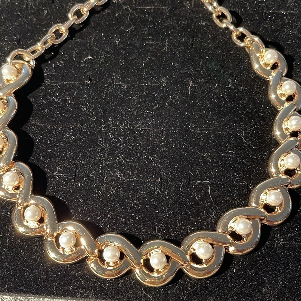 Anthropologie Chunky Structured Pearl Necklace. NEW - Picture 2 of 3